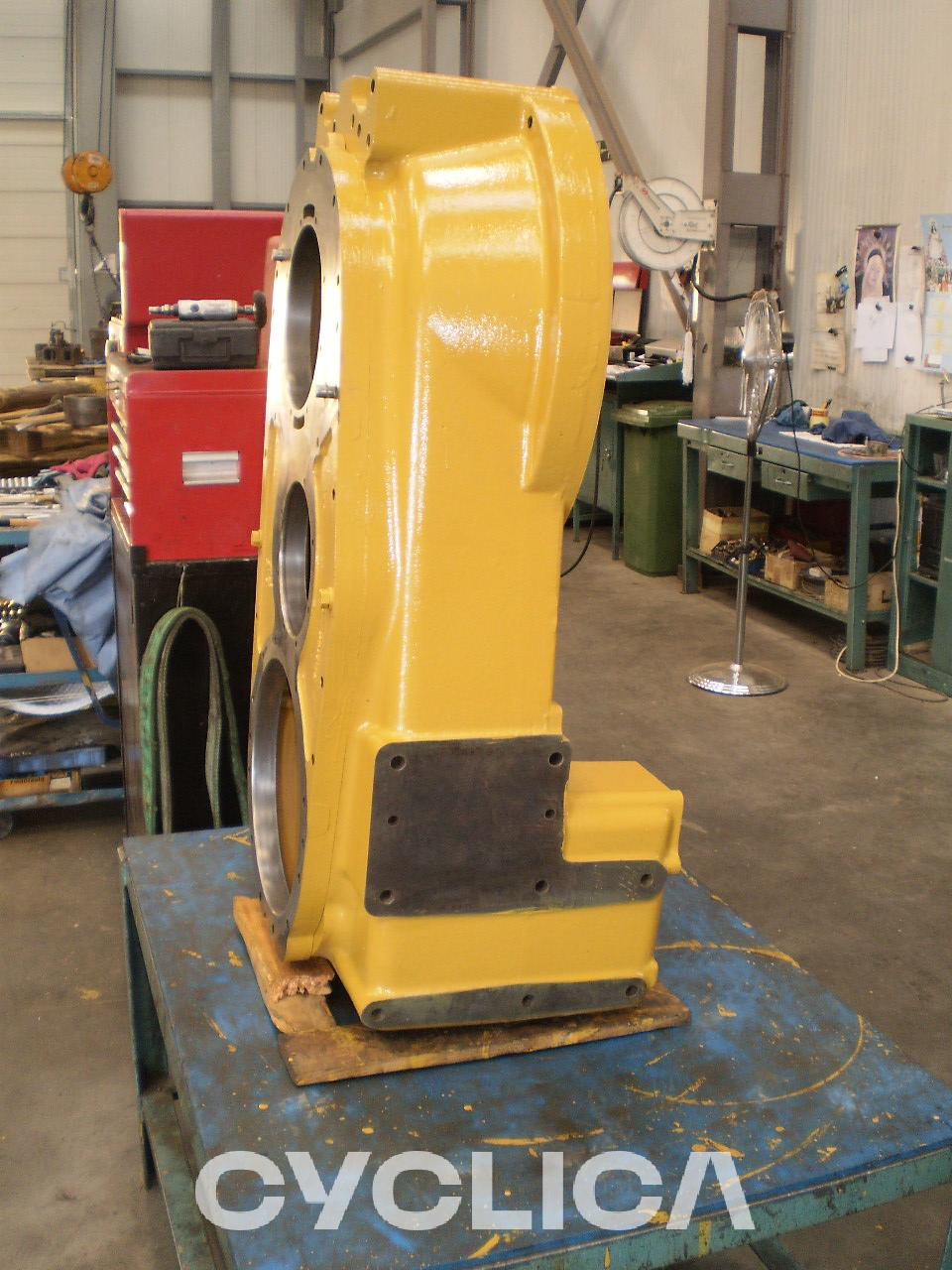 Pogonski sklop  988B 3T7389 - 1