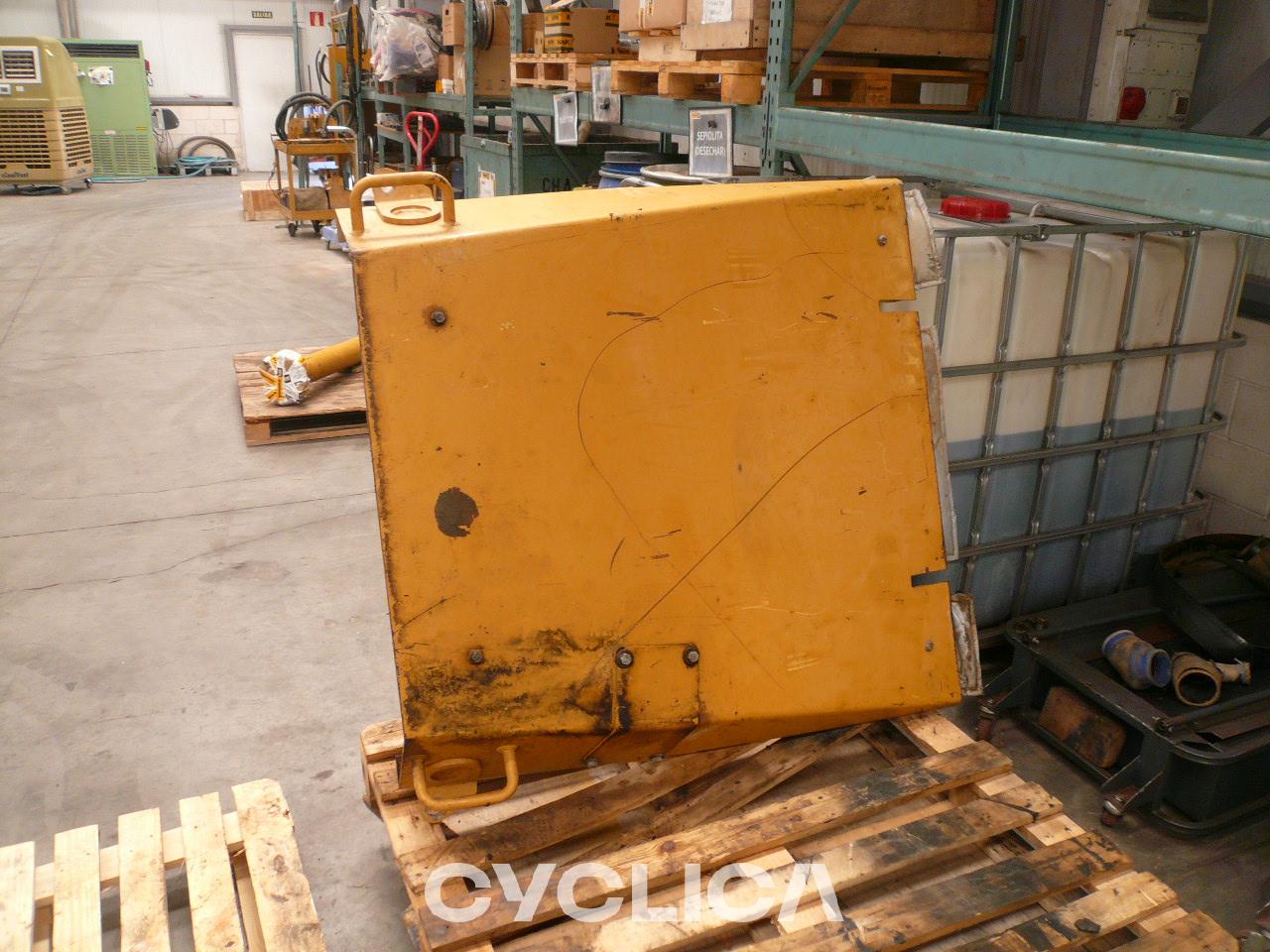 Drugi  735 1880435 - 1