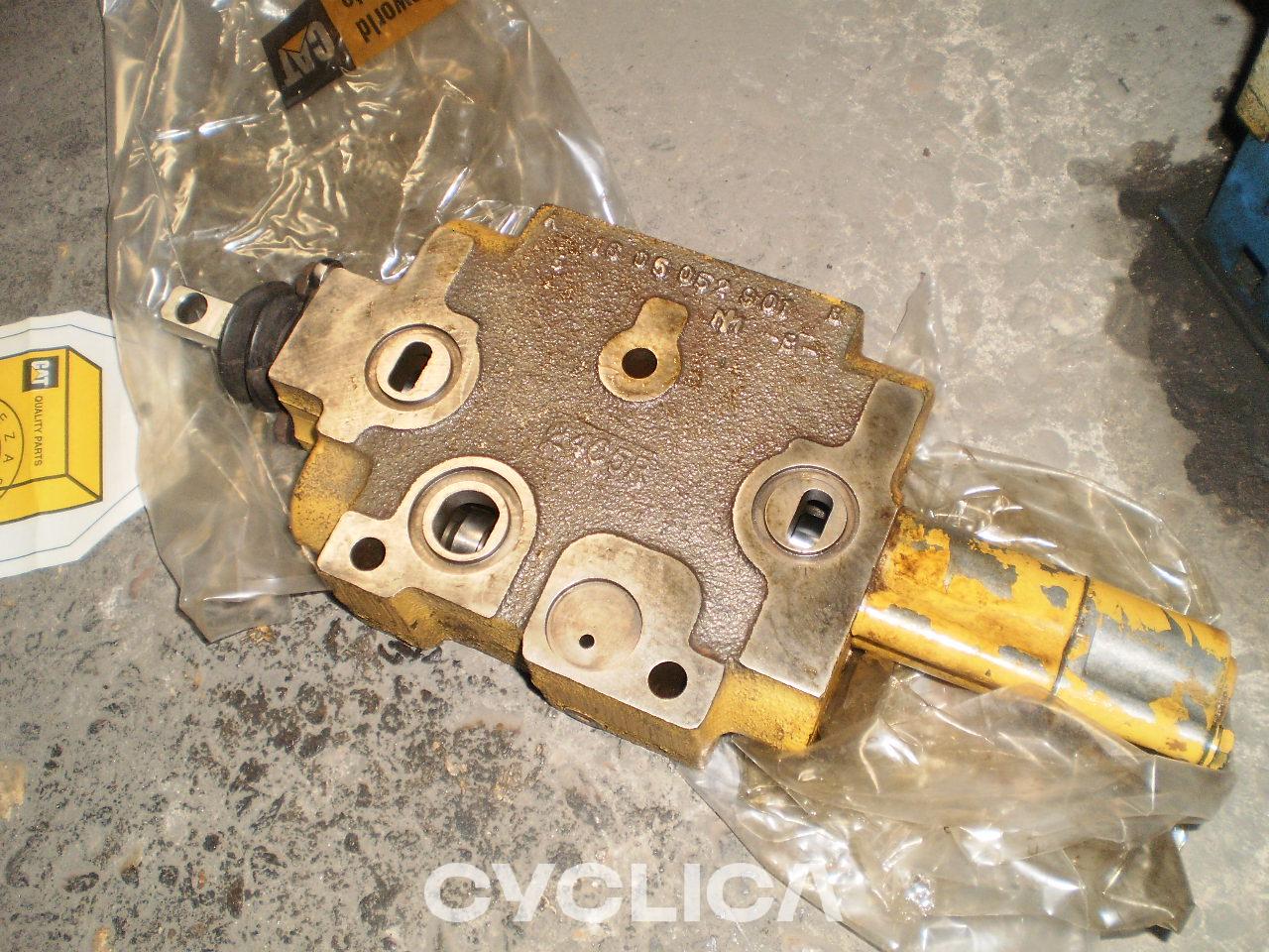 Hidraulični  428CT 1306520 - 1