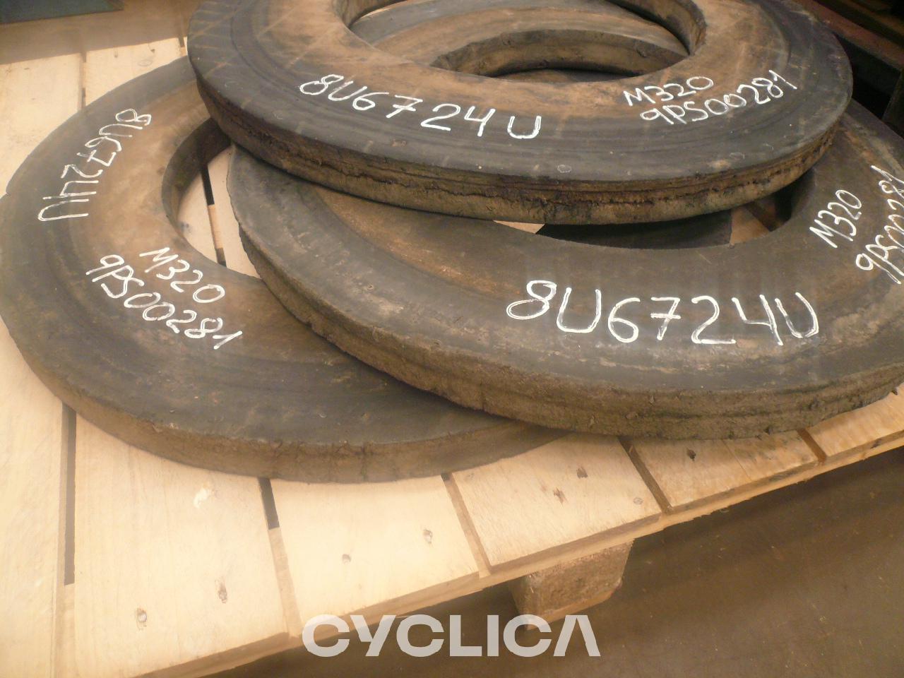 Others  M320MH 8U6724 - 2