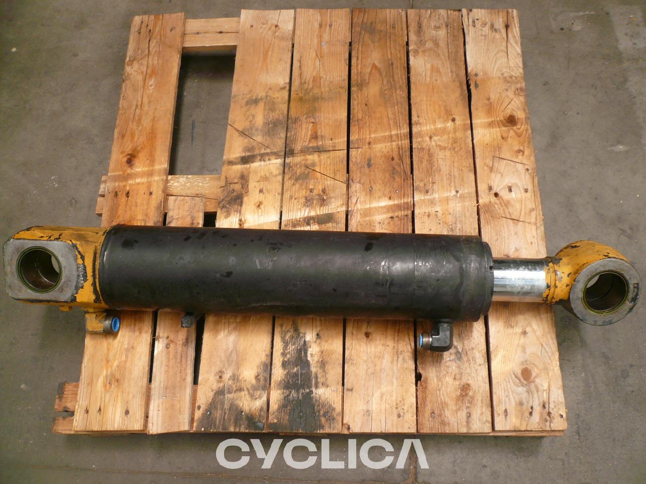 Hydraulic  930K 4955996 - 1