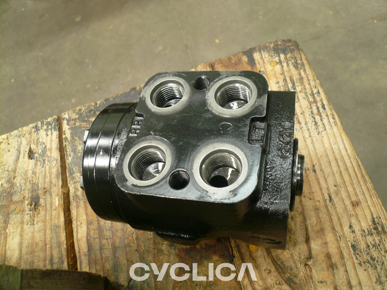 Hydraulic  PIEZAS US 4924529 - 2