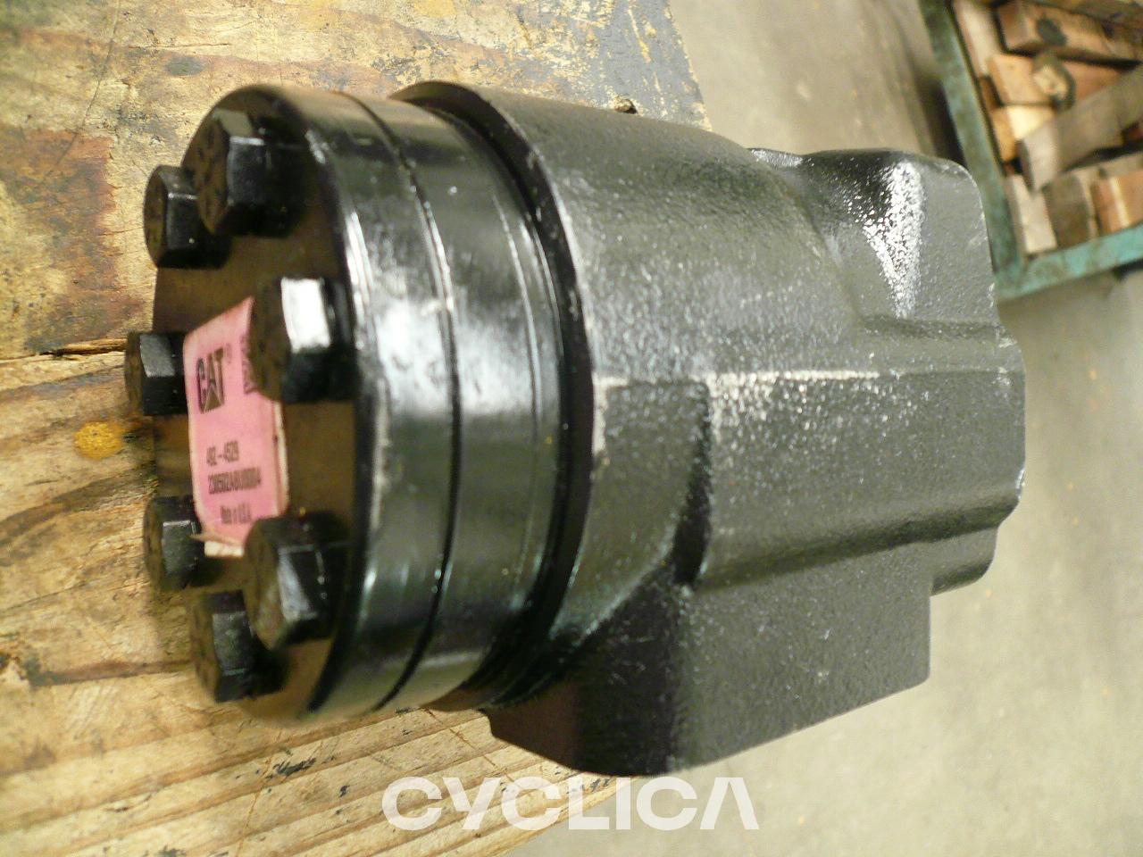 Hydraulic  PIEZAS US 4924529 - 1