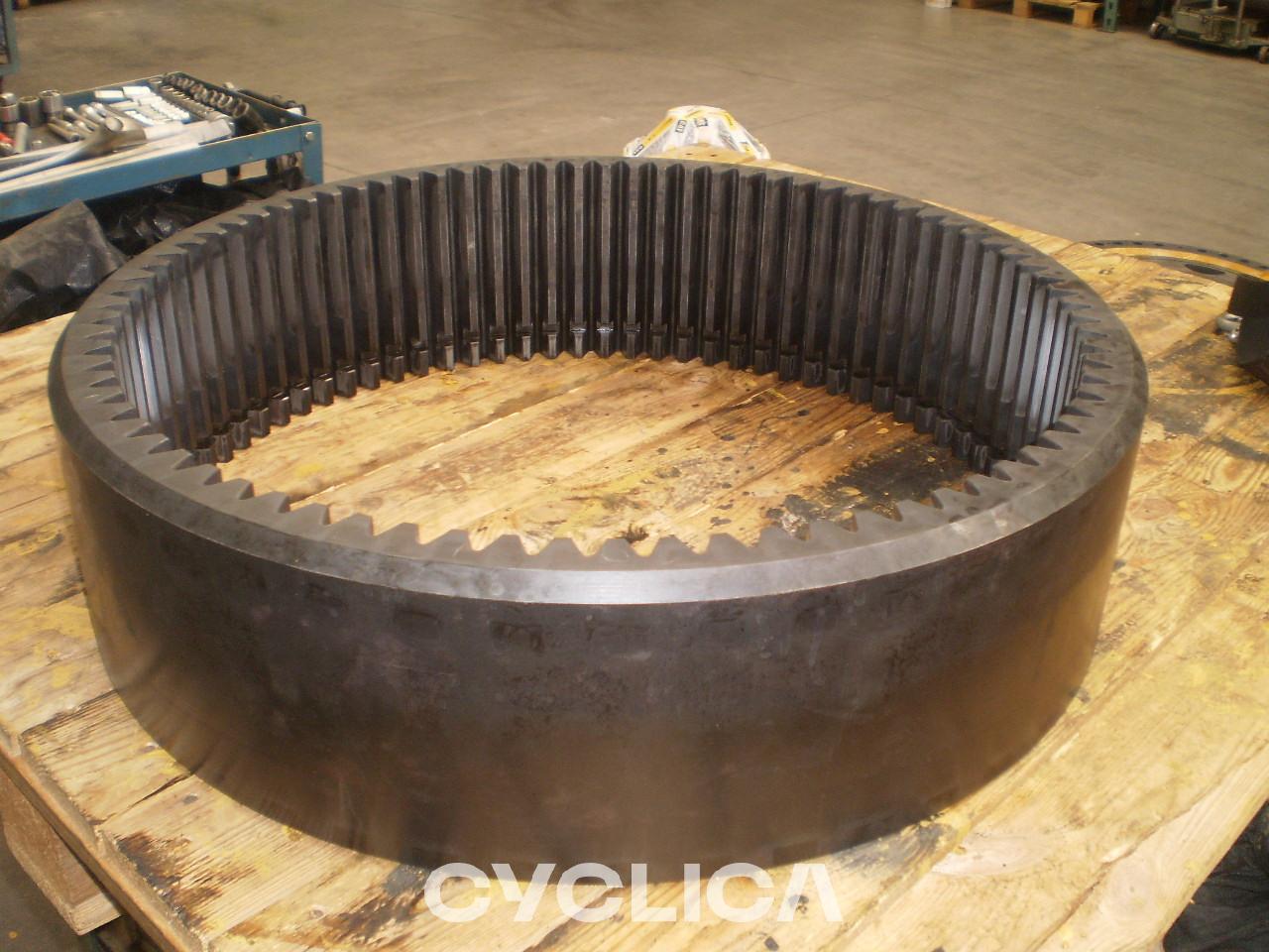 Pogonski sklop  988G 1378843 - 1