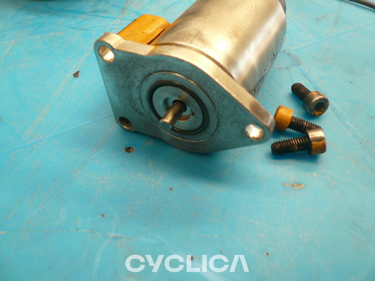 Hydraulic  PIEZAS US 4876175 - 2