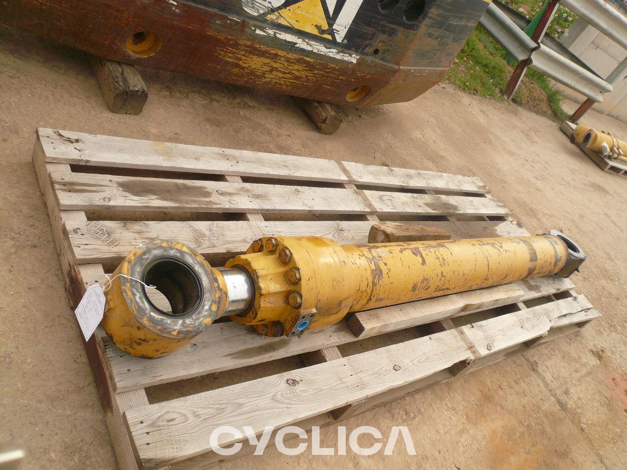 Hydraulic  365B II 2042823 - 1
