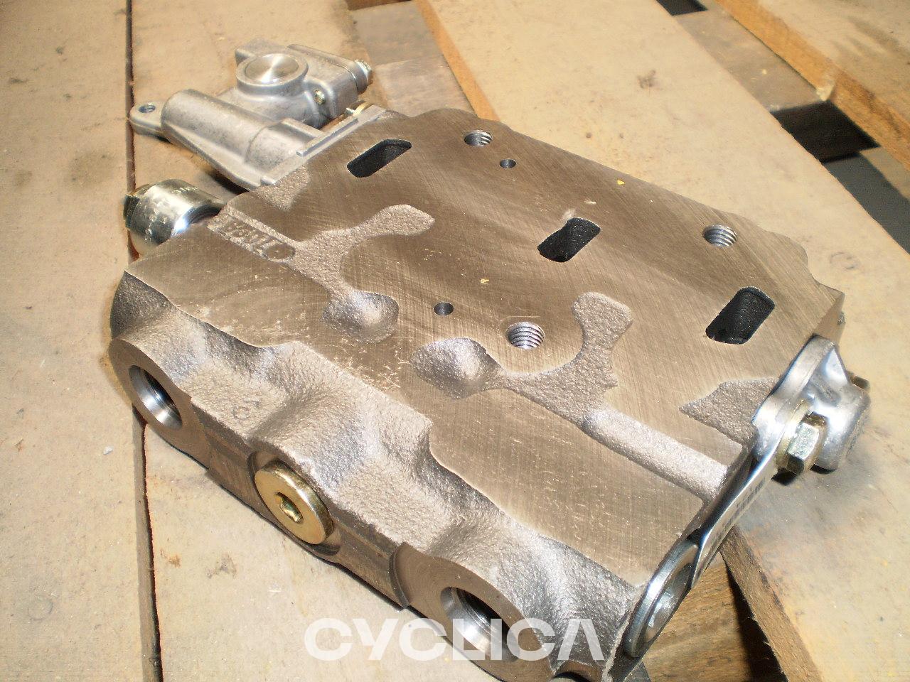 Hydraulic  PIEZAS US 1243332 - 2