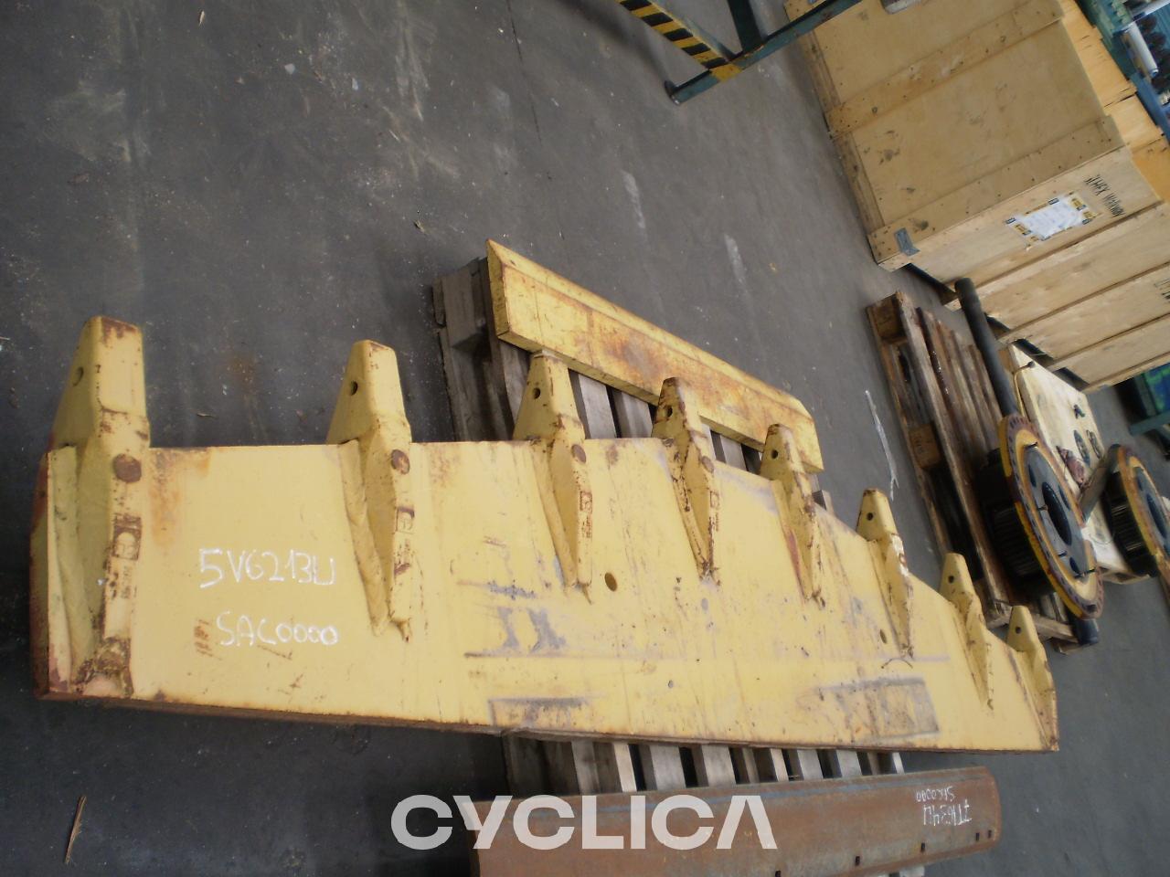 Drugi deli  PIEZAS US 5V6213 - 1