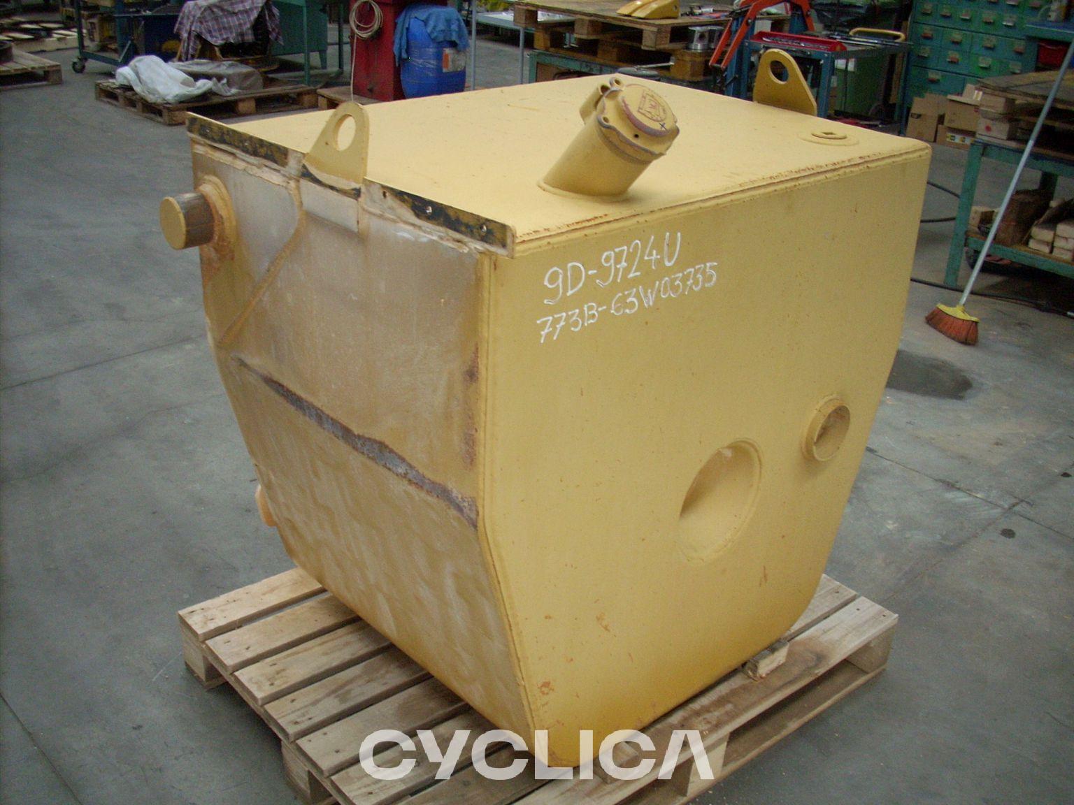 Hydraulic  773B 9D9724 - 1