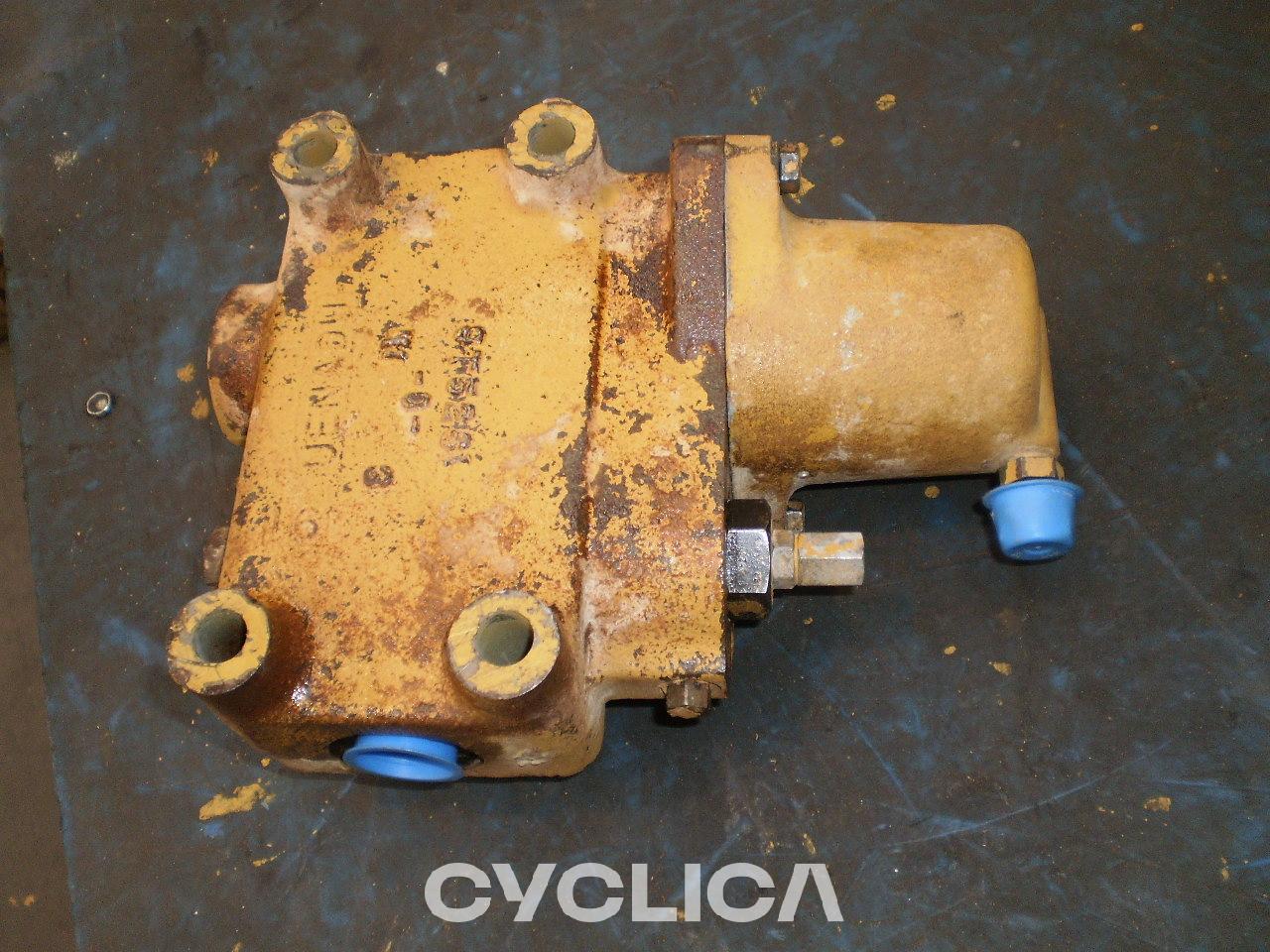 Hydraulic  775B 9T4772 - 2