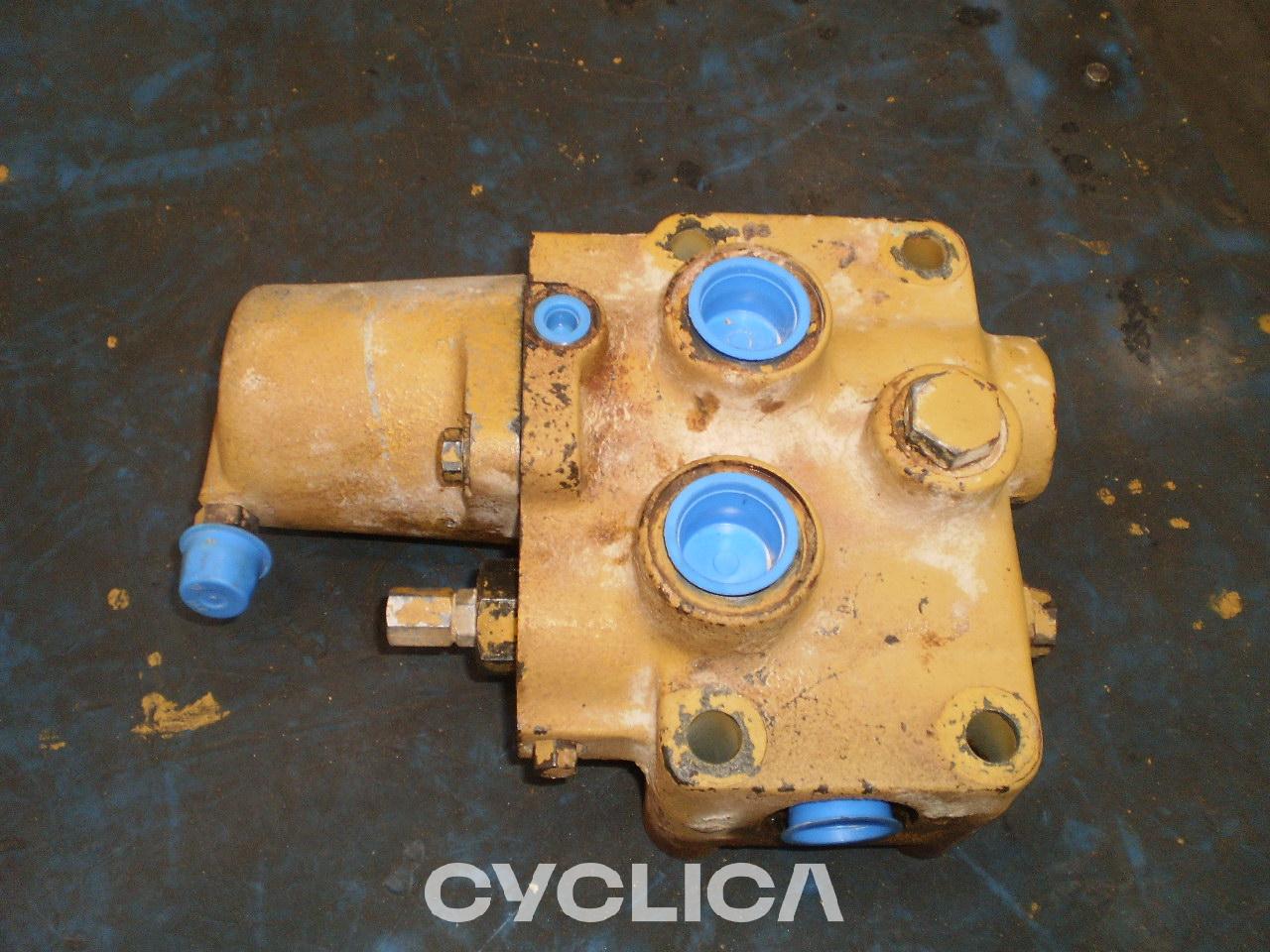 Hydraulic  775B 9T4772 - 1