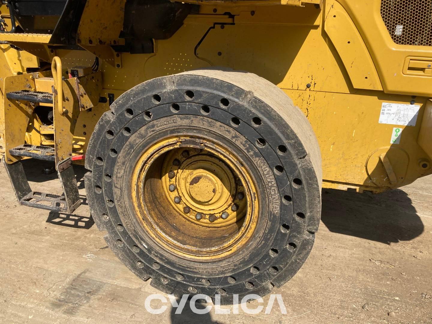 Натоварувачи на тркала  938M P5K00754 - 25