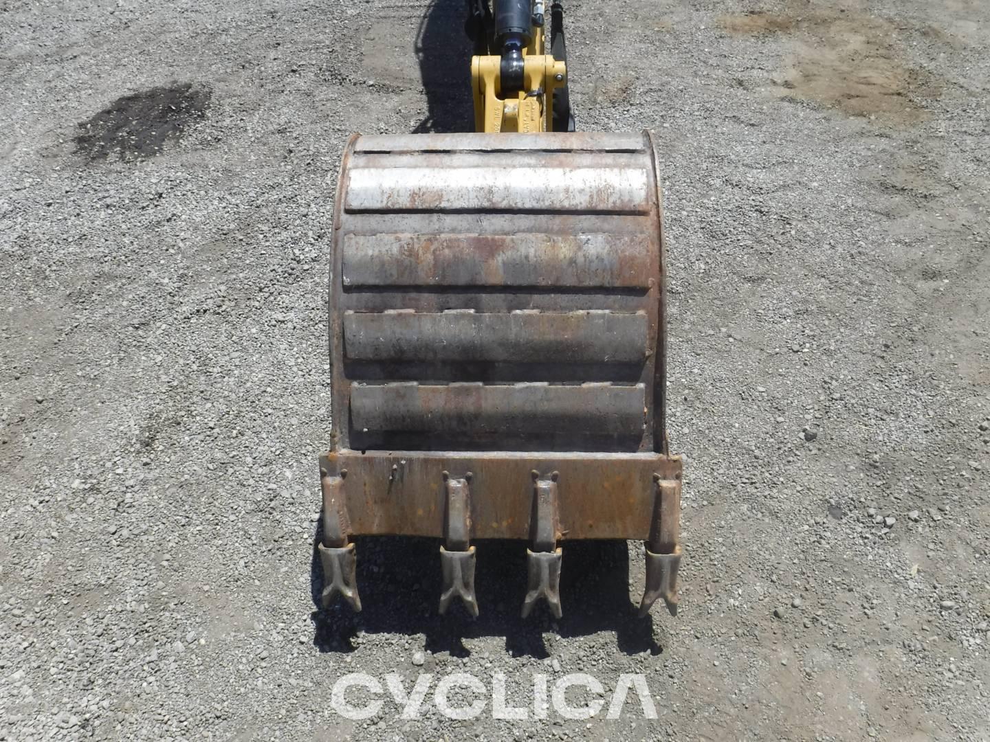 Pelles sur chenilles  305-07CR 5G500899 - 29