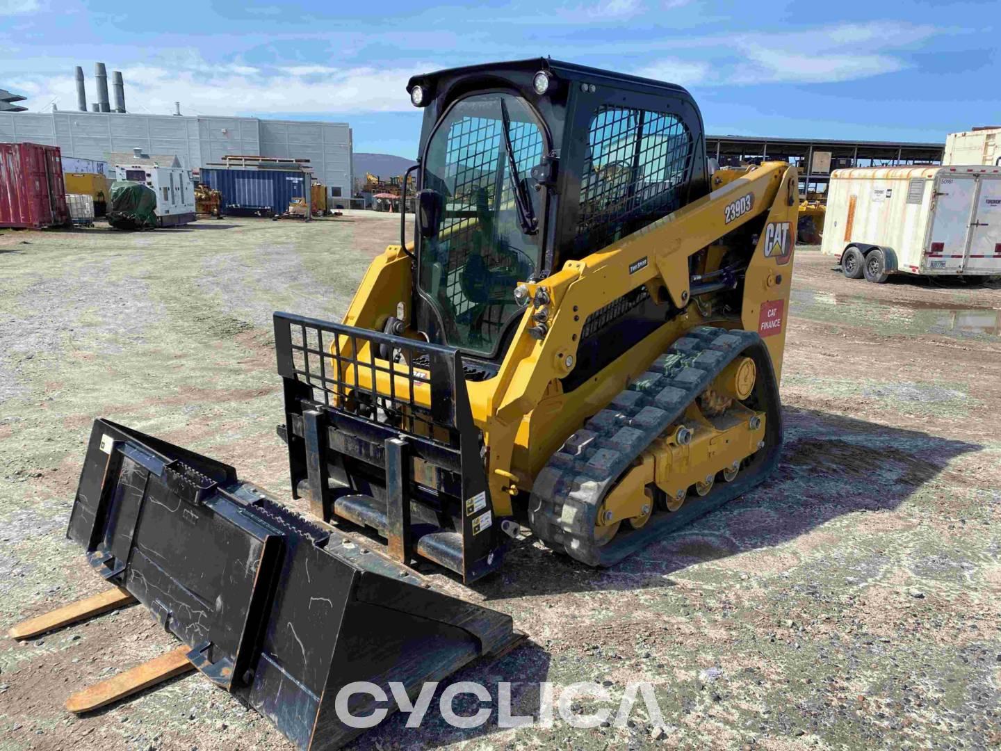 Повеќетеренски мини натоварувачи  239D3 RWK00749 - 1