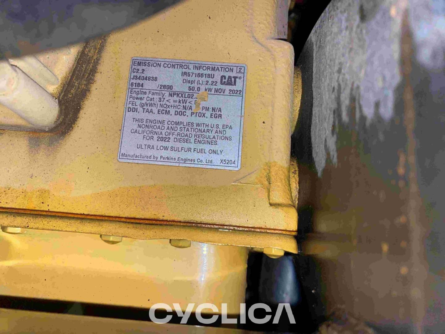 Повеќетеренски мини натоварувачи  239D3 RWK00749 - 7
