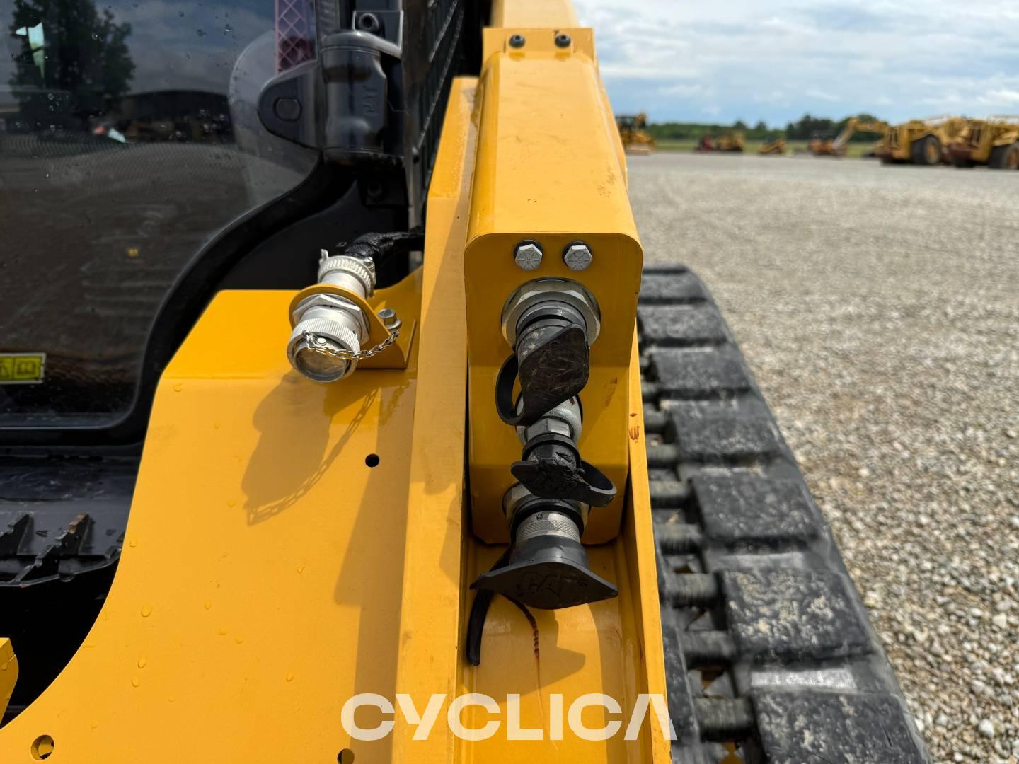 Skid steers  289D3 JX918052 - 19