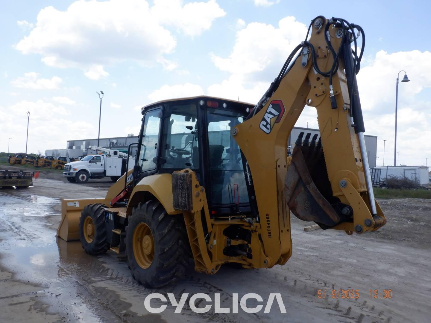 Tractopelles  420-07 H8T04969 - 5