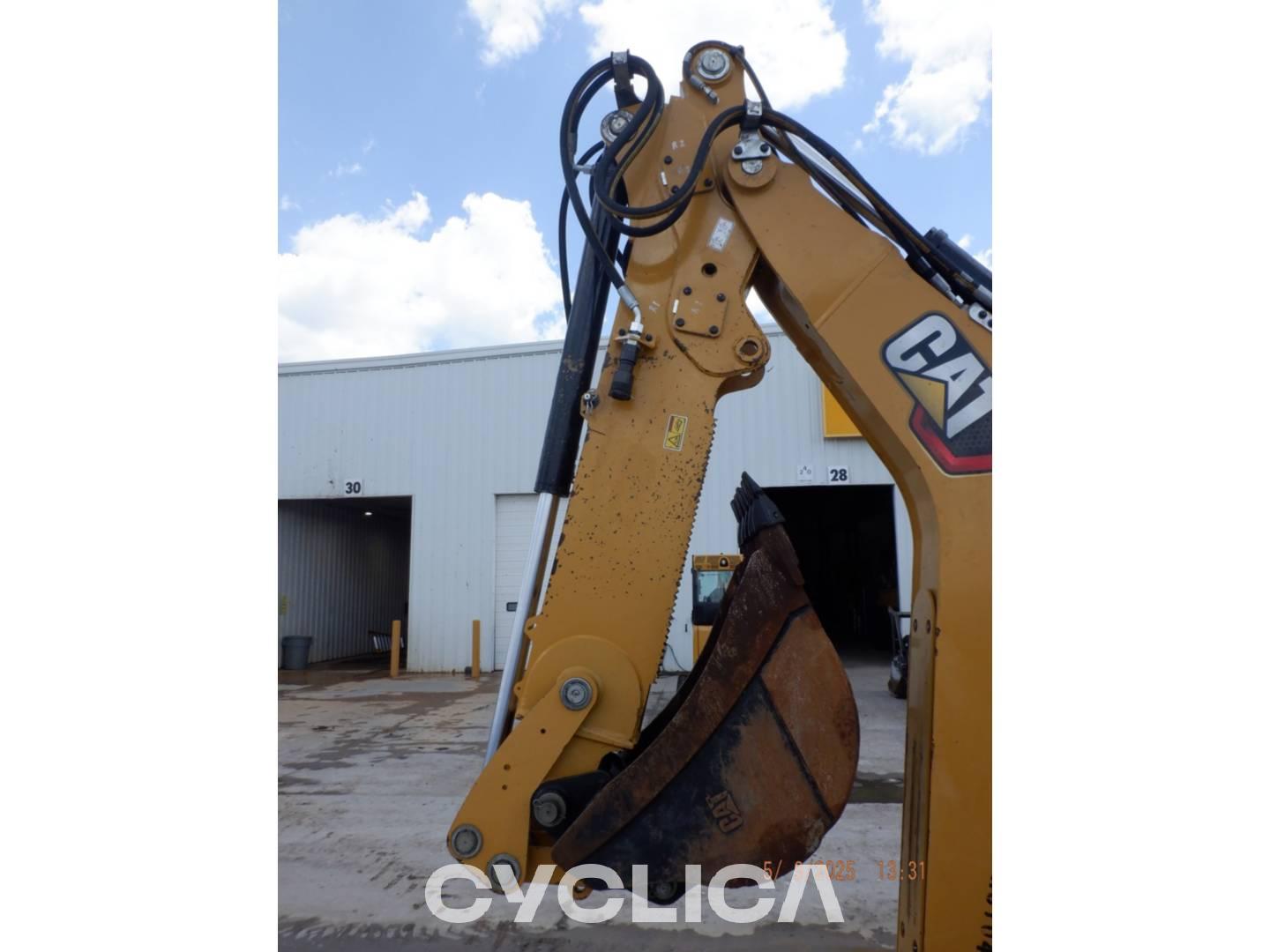 Tractopelles  420-07 H8T04969 - 12