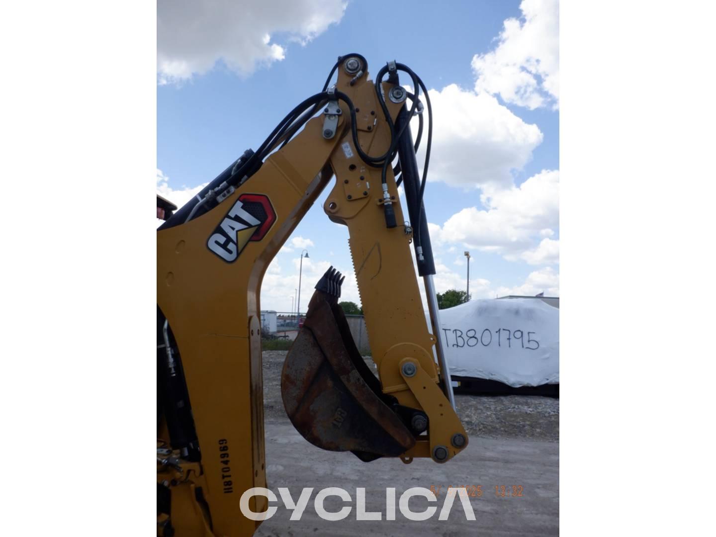 Tractopelles  420-07 H8T04969 - 13