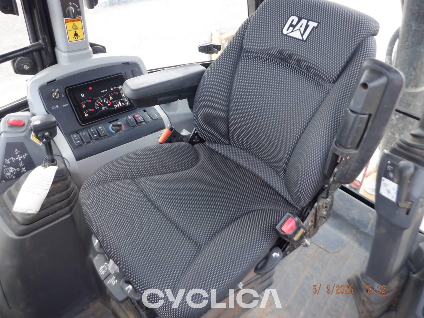 Tractopelles  420-07 H8T04969 - 16