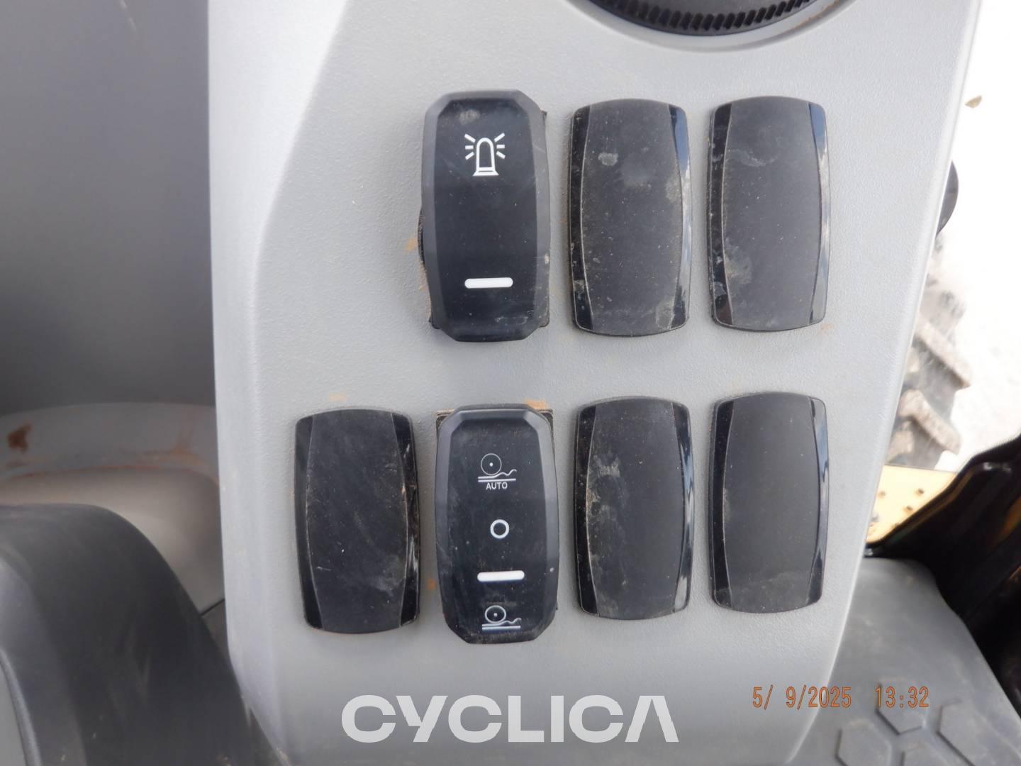 Tractopelles  420-07 H8T04969 - 18
