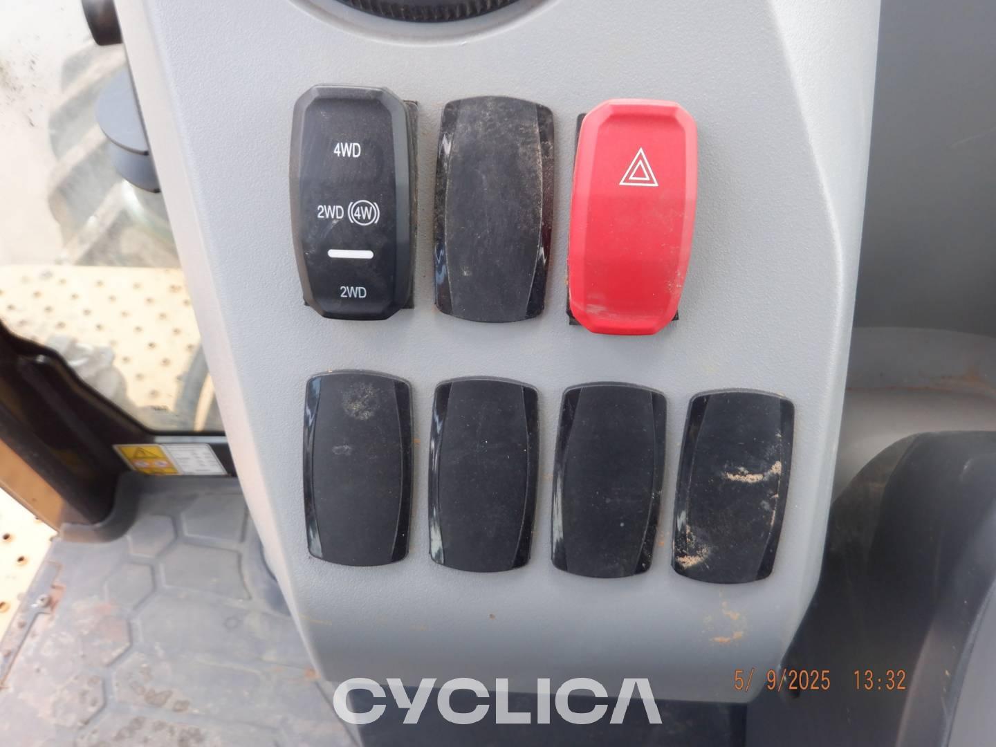 Tractopelles  420-07 H8T04969 - 19