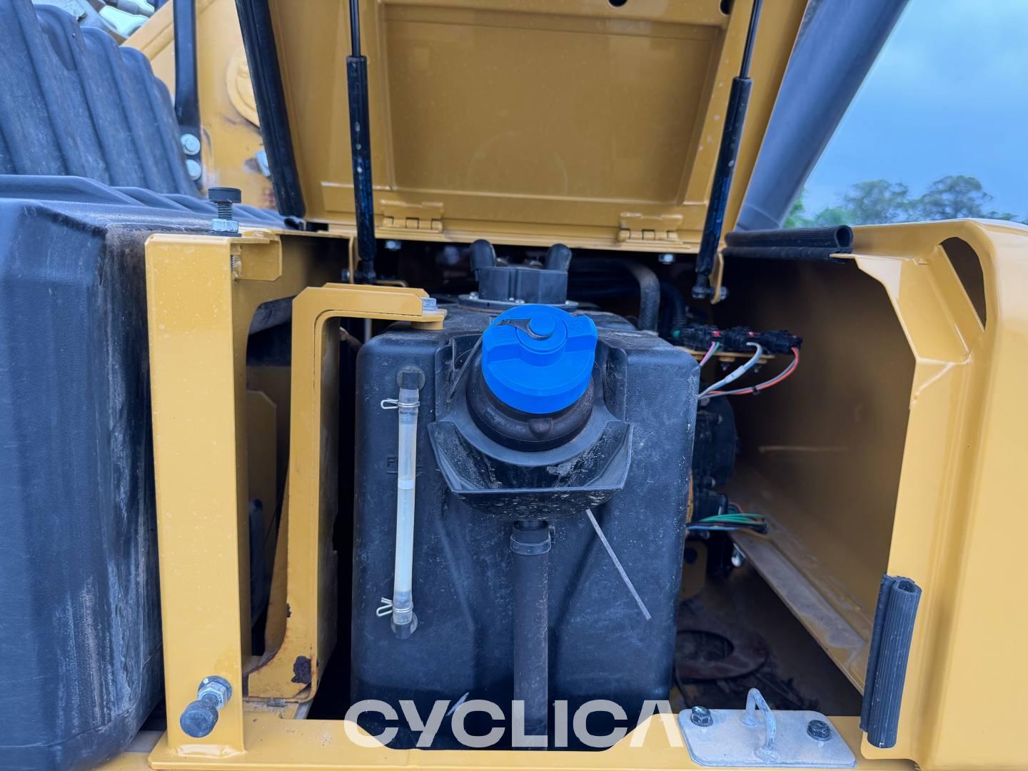 Crawler excavators  33007GC SCZ20081 - 17