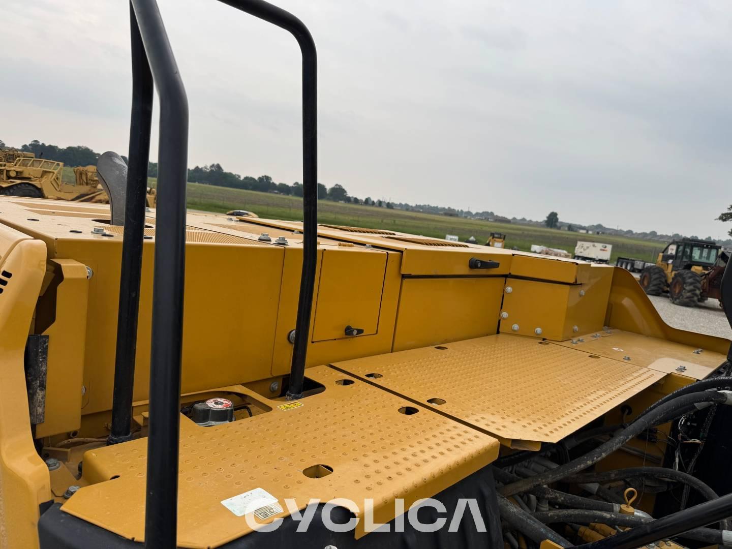 Crawler excavators  33007GC SCZ20081 - 19