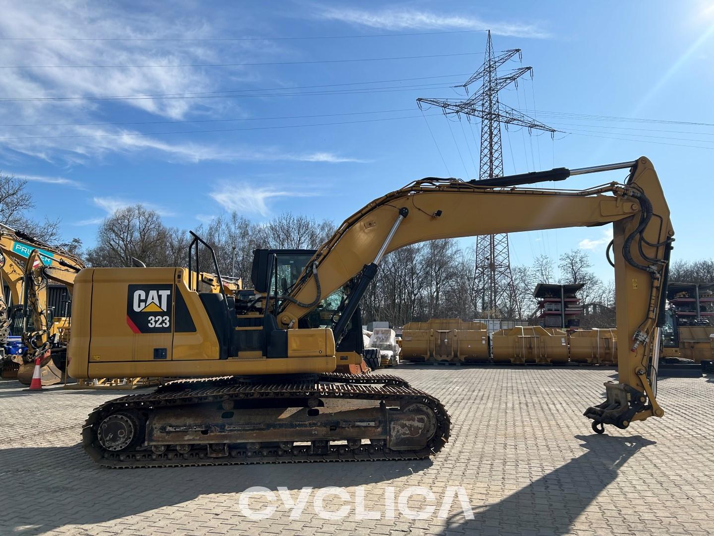 Crawler excavators  323E HDT00198 - 5