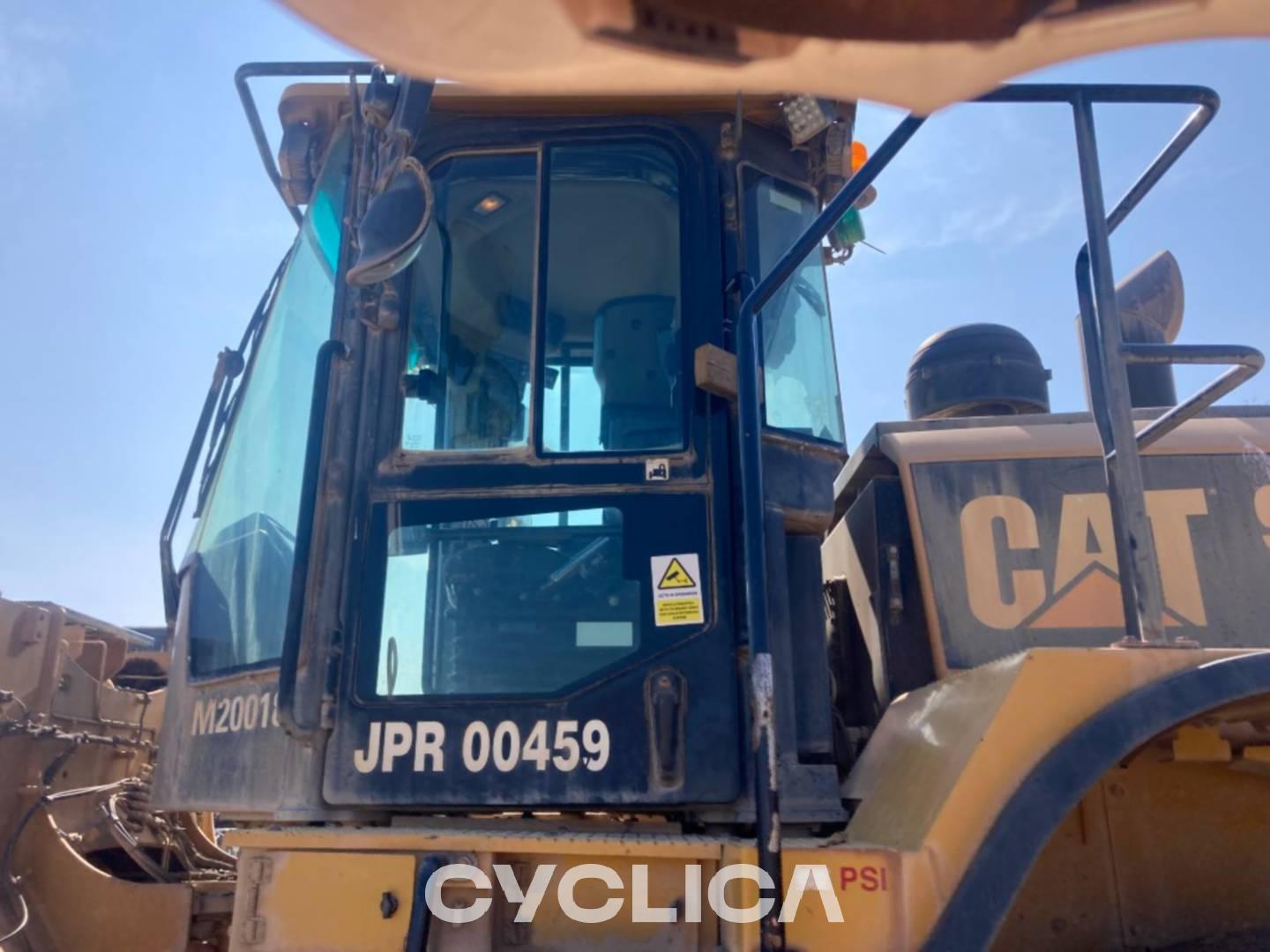 Utovarivači  972M JPR00459 - 12