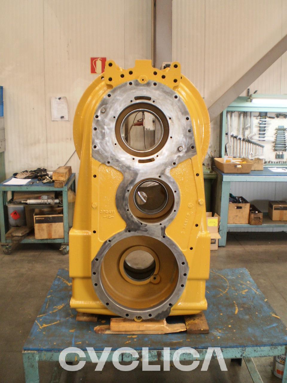 Pogonski sklop  988B 3T7389 - 3