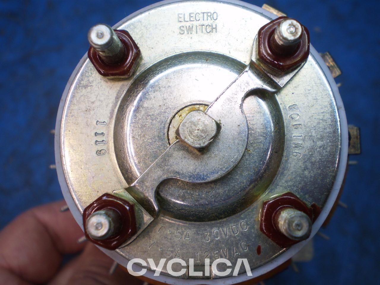 Elektronske komponente  PIEZAS US 9W1908 - 3