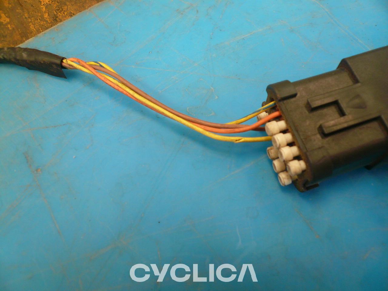 Electronic components  PIEZAS US 2233725 - 3