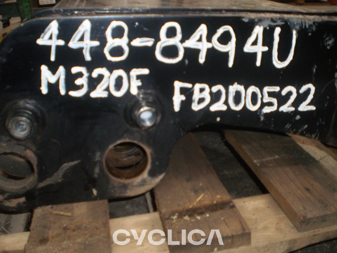 Drugi deli  M320F 4488494 - 3