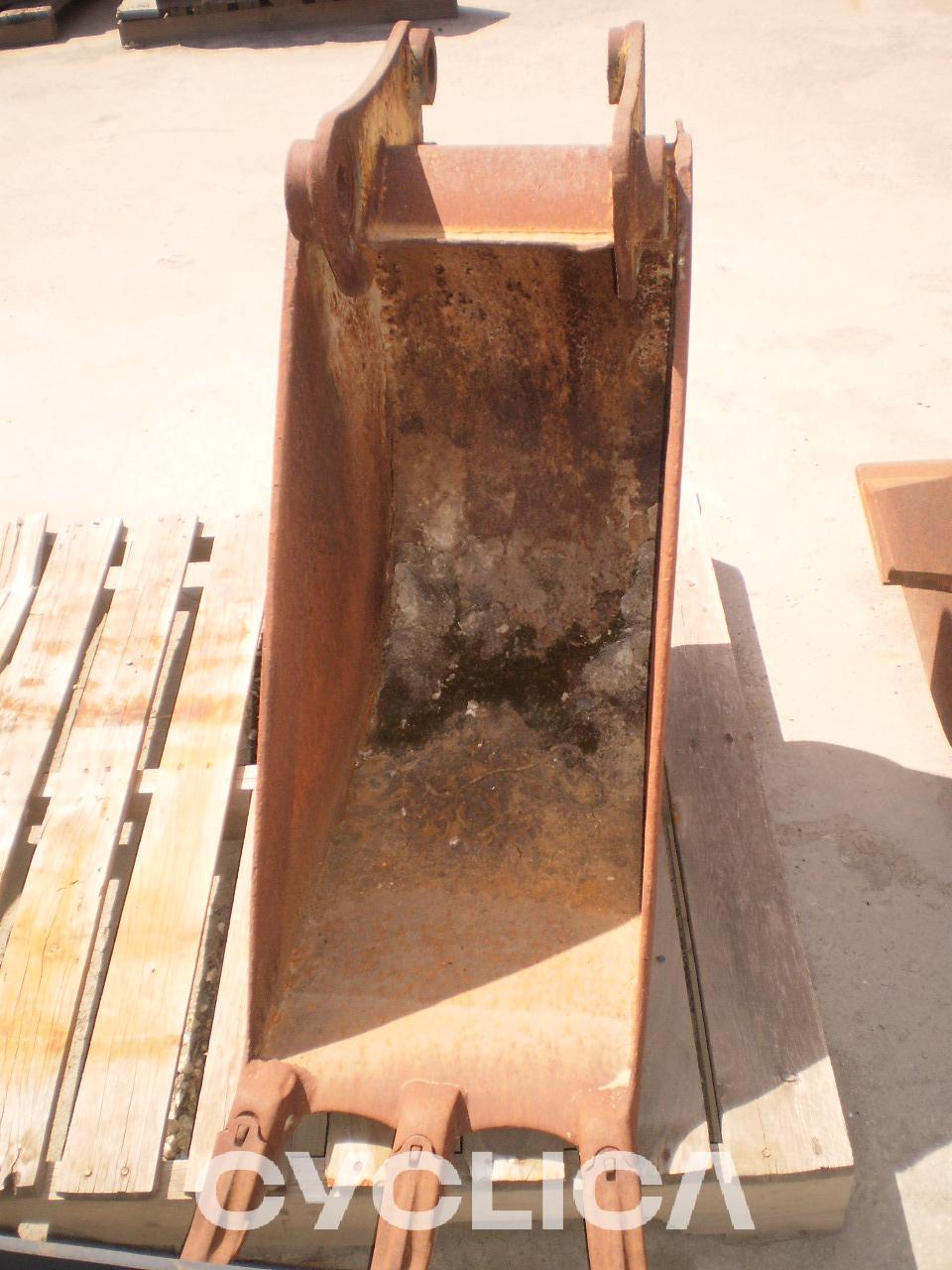 Drugi deli  428C 9R7616 - 3