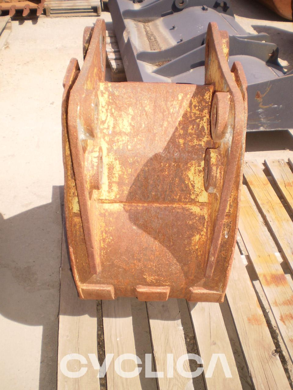 Drugi deli  428C 9R7616 - 4