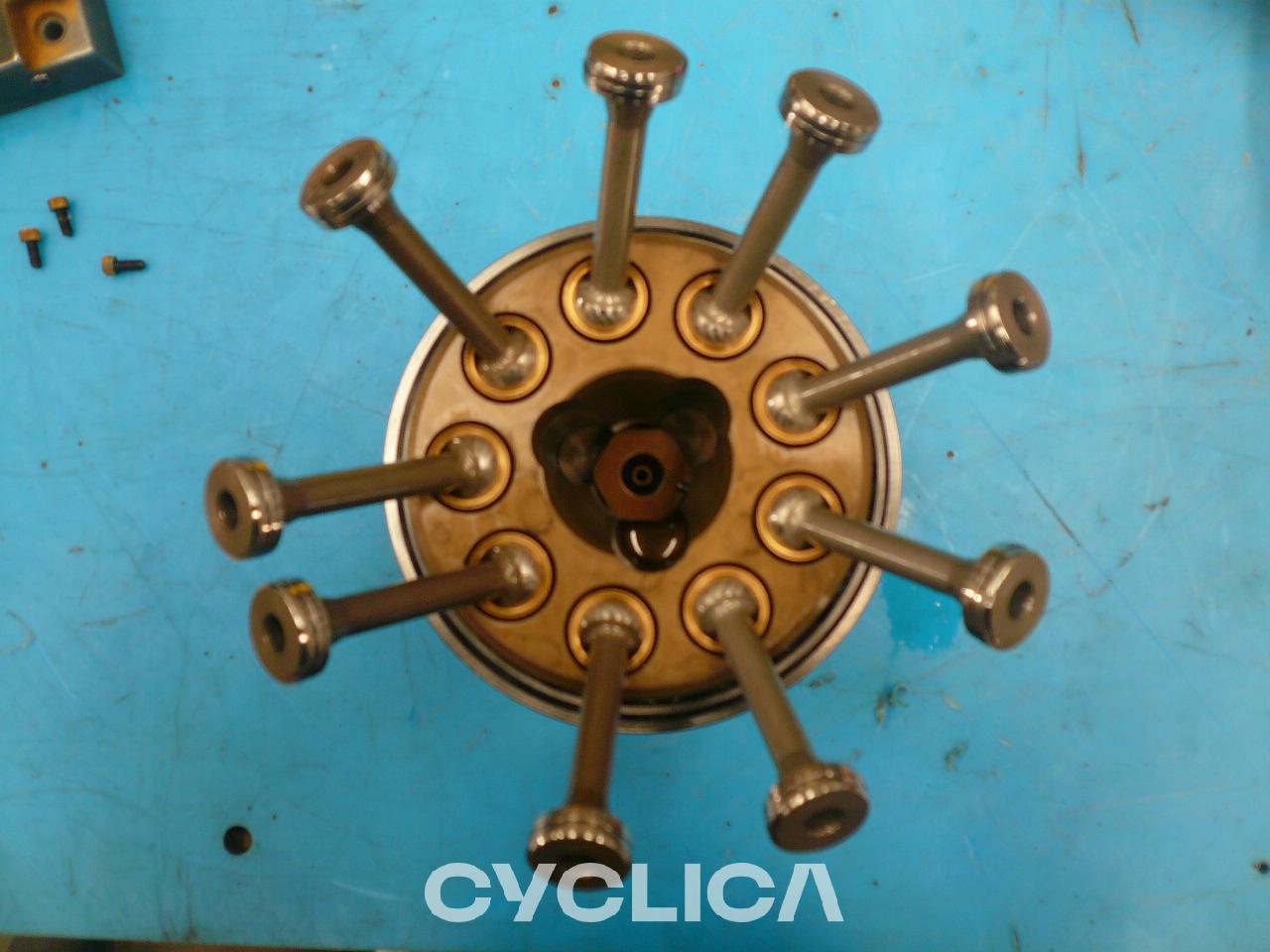 Hydraulic  PIEZAS US 4876241 - 3
