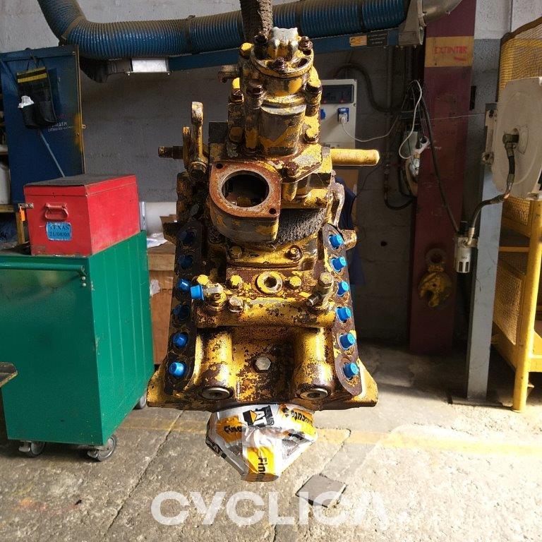 Engine  773B 7N6390 - 3