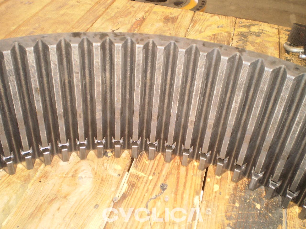 Pogonski sklop  988G 1378843 - 3