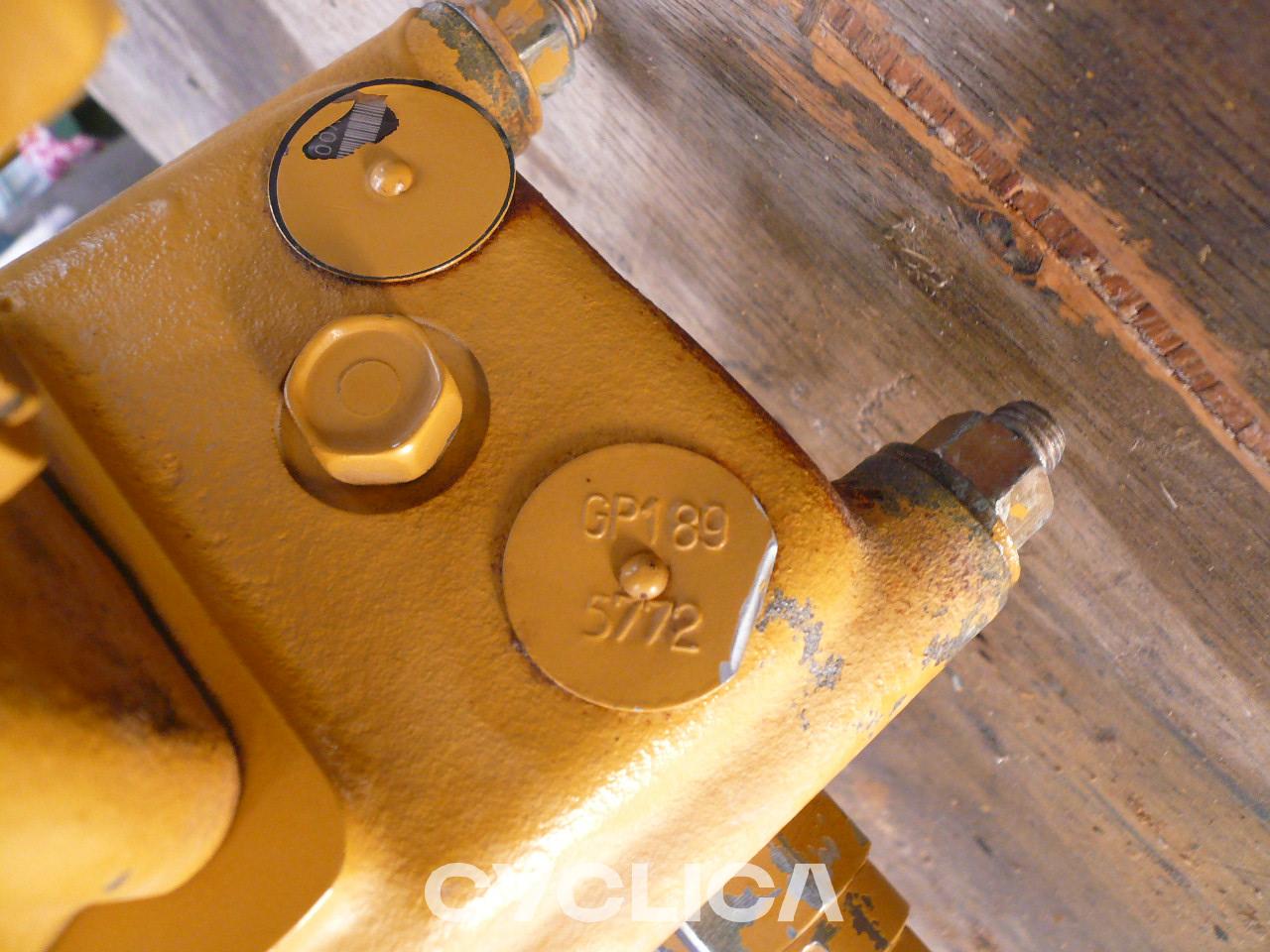 Hydraulic  735 1895772 - 3