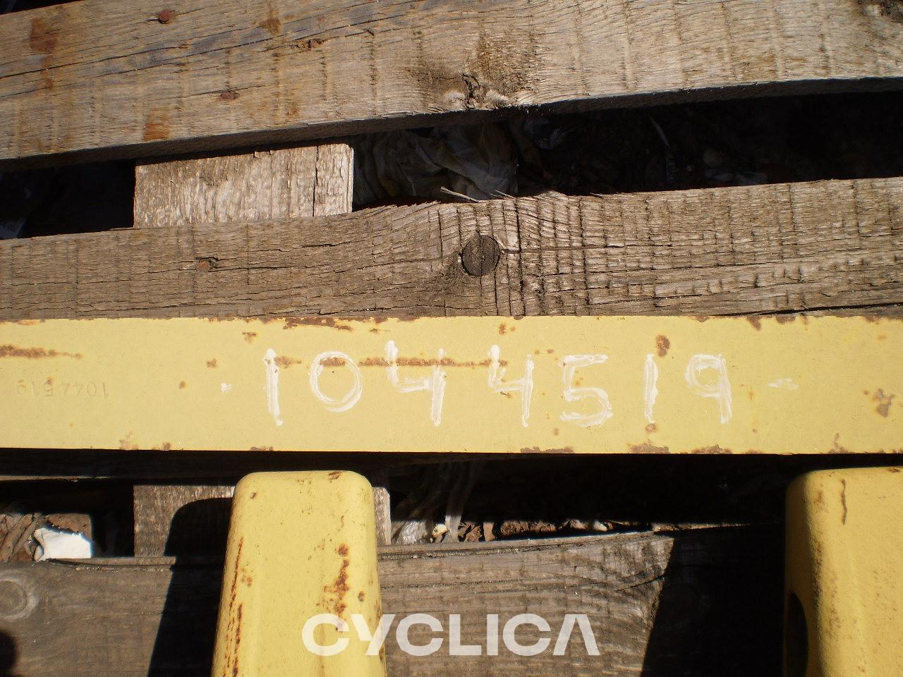 Të tjerët  PIEZAS US 1044519 - 3