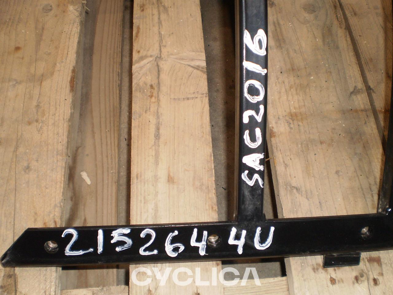 Drugi  PIEZAS US 2152644 - 3