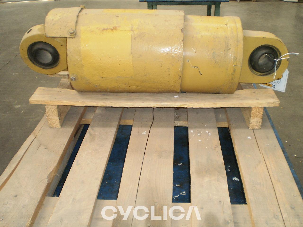 Drugi  PIEZAS US 3G0688 - 3