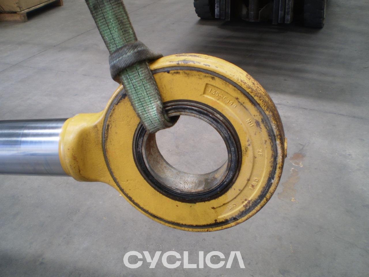 Hidráulico  988G 1357816 - 3