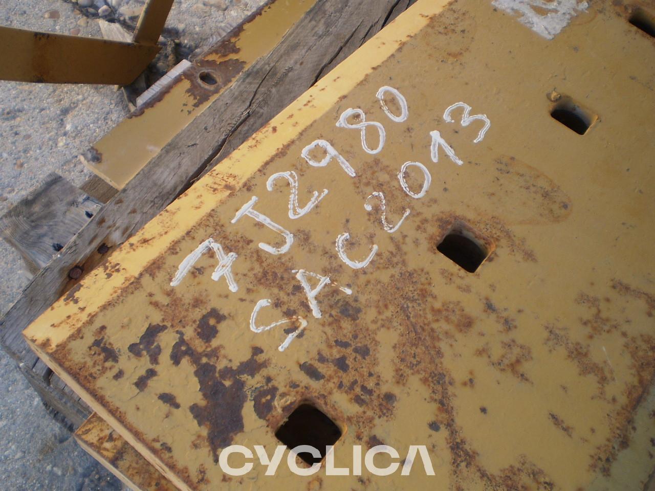 Implements  PIEZAS US 7J2980 - 3