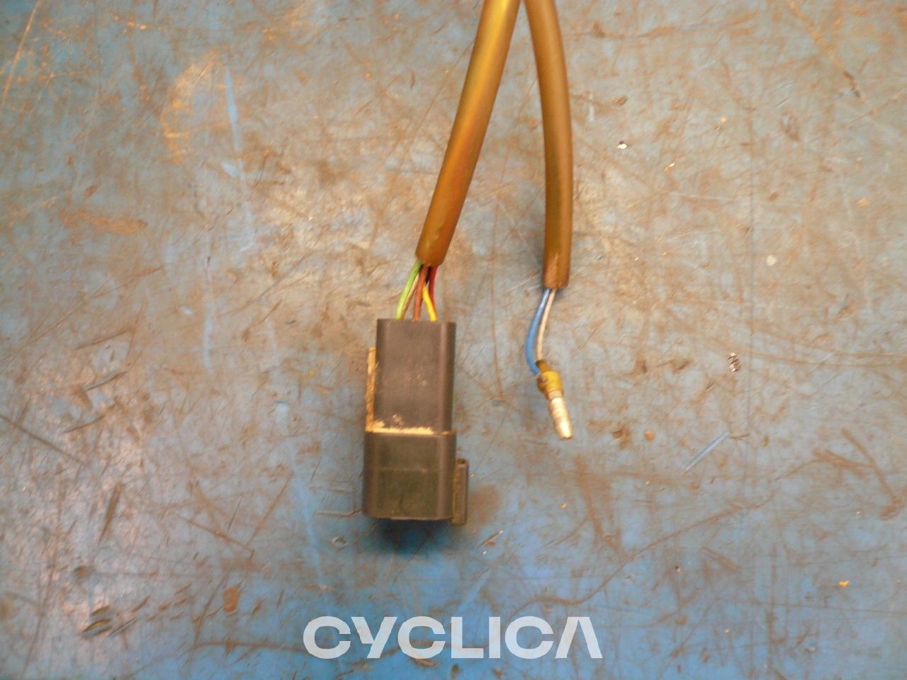 Electronic components  330CLME 1879880 - 3