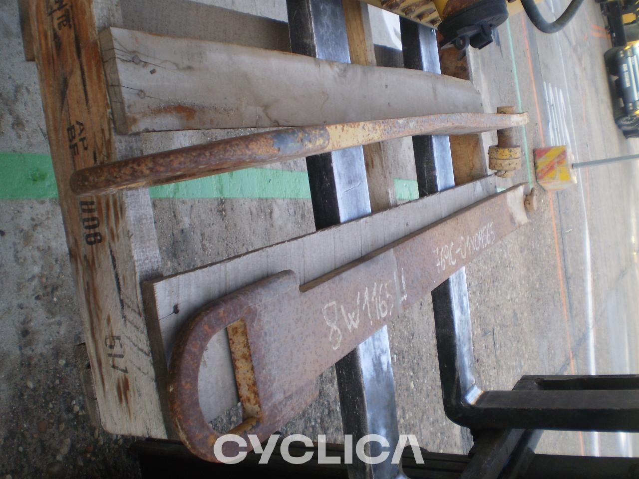 Drugi  769C 8W1165 - 3