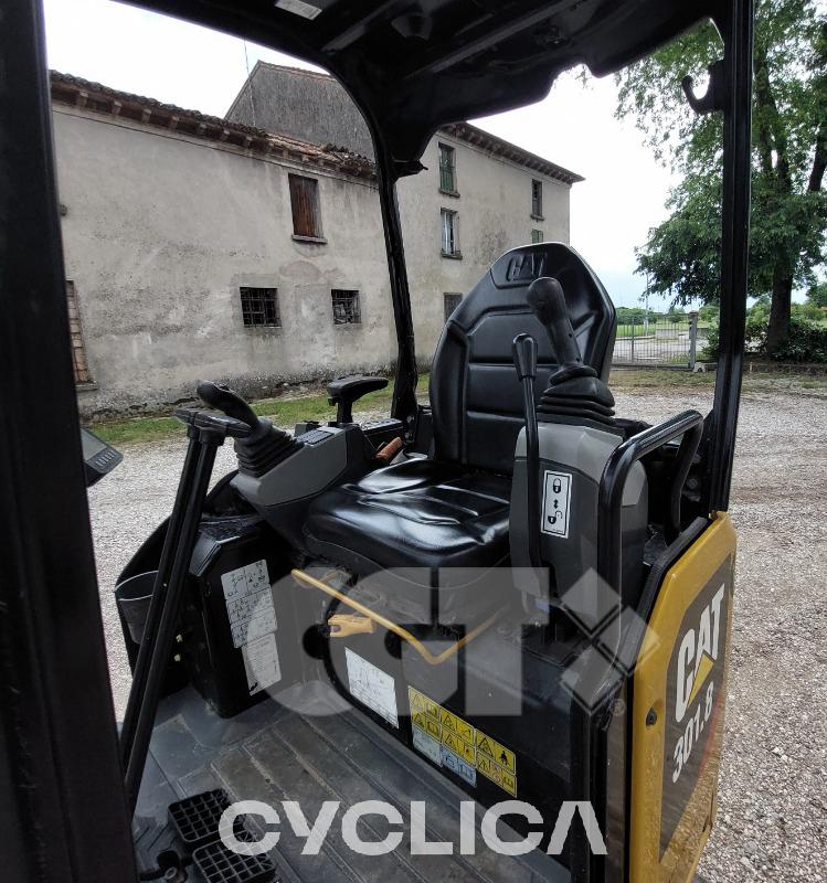 Bageri gusjeničari  301.8 H8X01364 - 9
