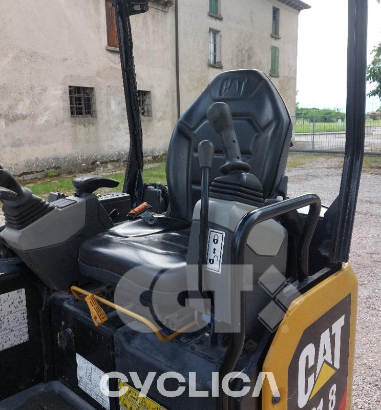 Bageri gusjeničari  301.8 H8X01639 - 11