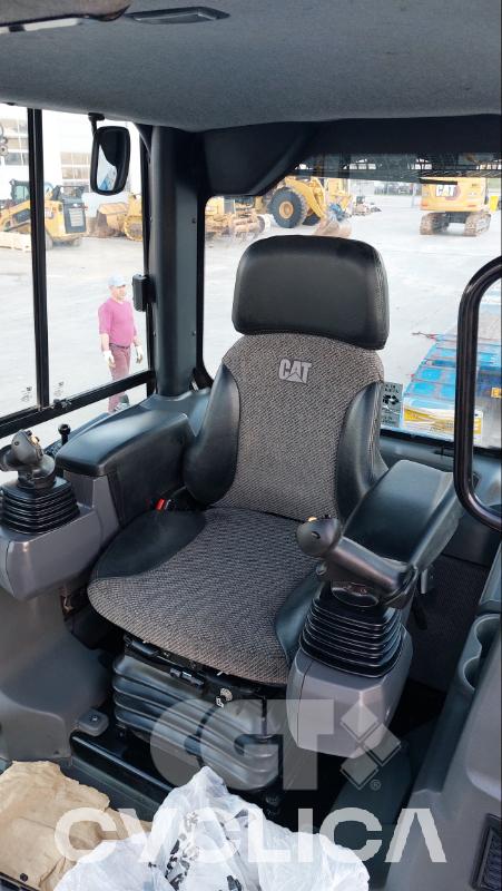 Bulldozers and crawler tractors  D4 AX900313 - 9